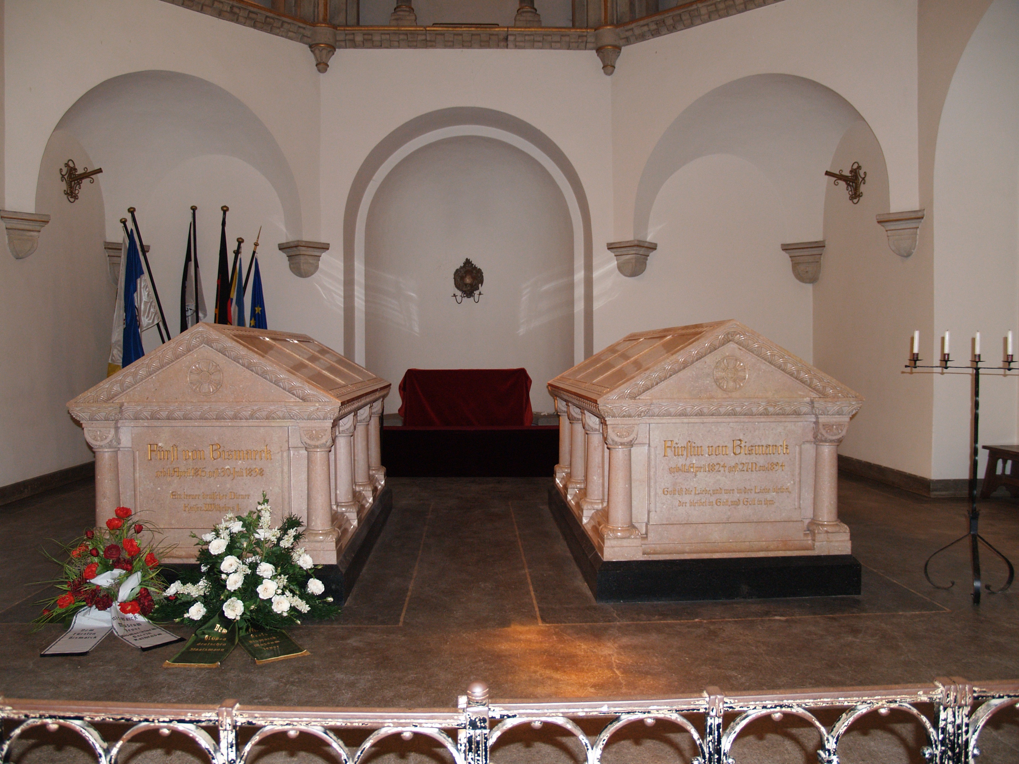 Grabstätte Fürst und Fürstin v. Bismarck