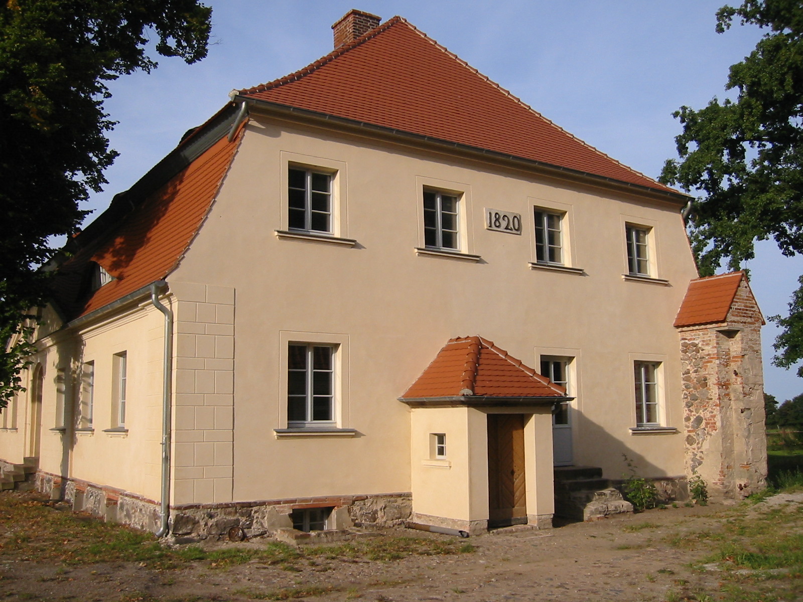 Wikipedia Gutshaus Welle Seitenansicht 2005